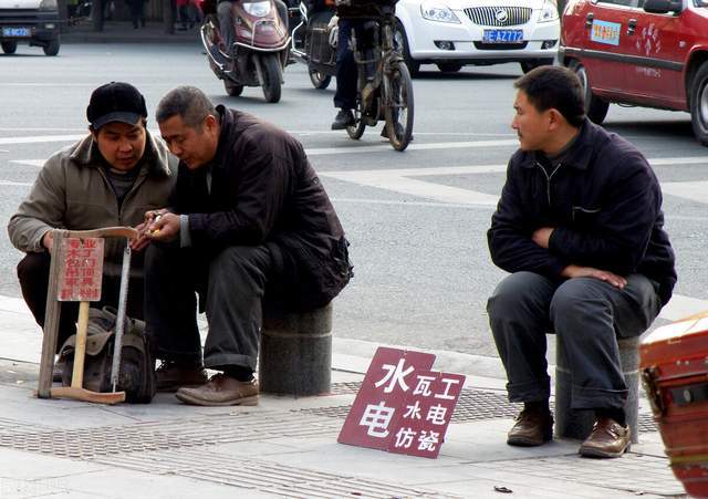 资深演员餐厅打工洗碗背后的故事