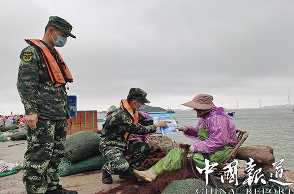 黄海中部海域渔船载12人失联，搜救行动紧急启动