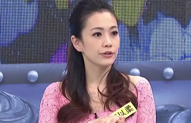 警惕网络骗局，10岁女孩两小时被假明星骗走5万元的教训