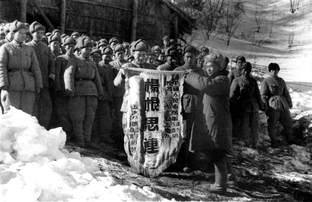 78岁奶奶智破家门之困，展现非凡智慧与勇气